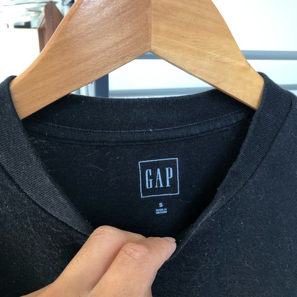 Gap Relaxed T Shirt - Picture 2 of 4
